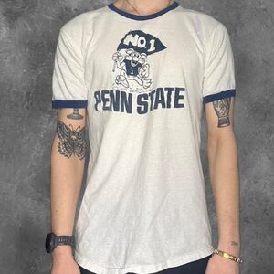 American-vintage Men's White and Cream T-shirt